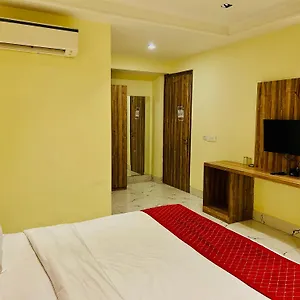 goodluck-house-near-delhi-airport-terminal-t3.top-gurgaonhotels.com/